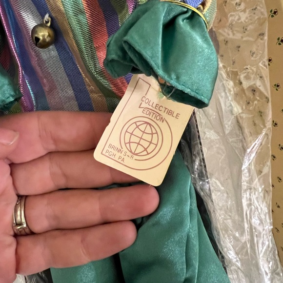 NIB VTG Brinn's 18" Handmade Limited Edition Porcelain Clown Doll COA - Picture 11 of 11